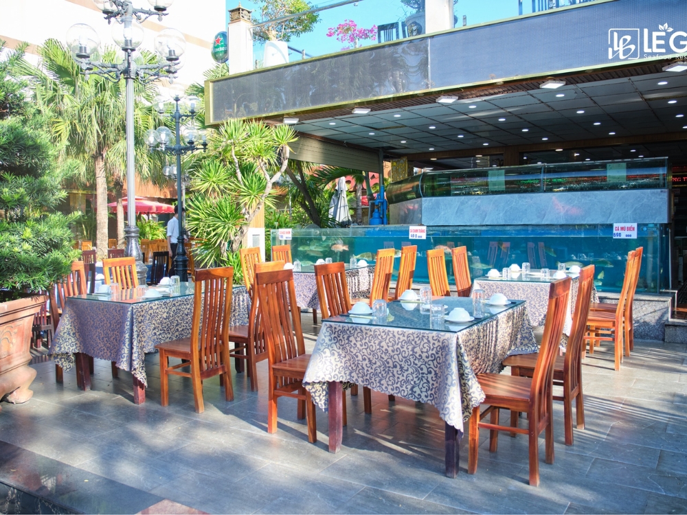 Đôi nét về nhà hàng (không gian, menu)